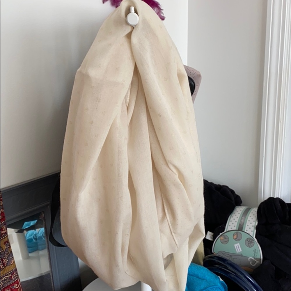 Light scarf
